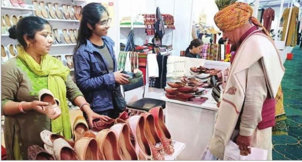 स्वयं सहायता समूह से सशक्तिकरण तक: बड़वा की जूती की गूंज देशभर में